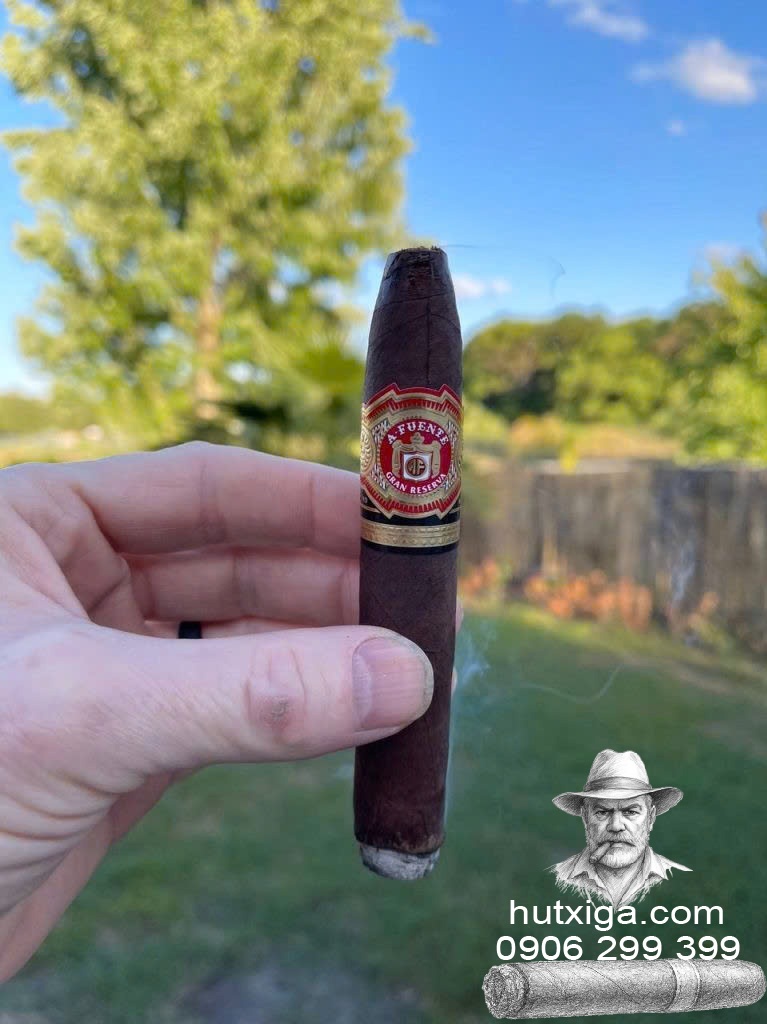 Xì gà Arturo Fuente Sun Grown Chateau Queen B hộp 18 điếu ảnh 1
